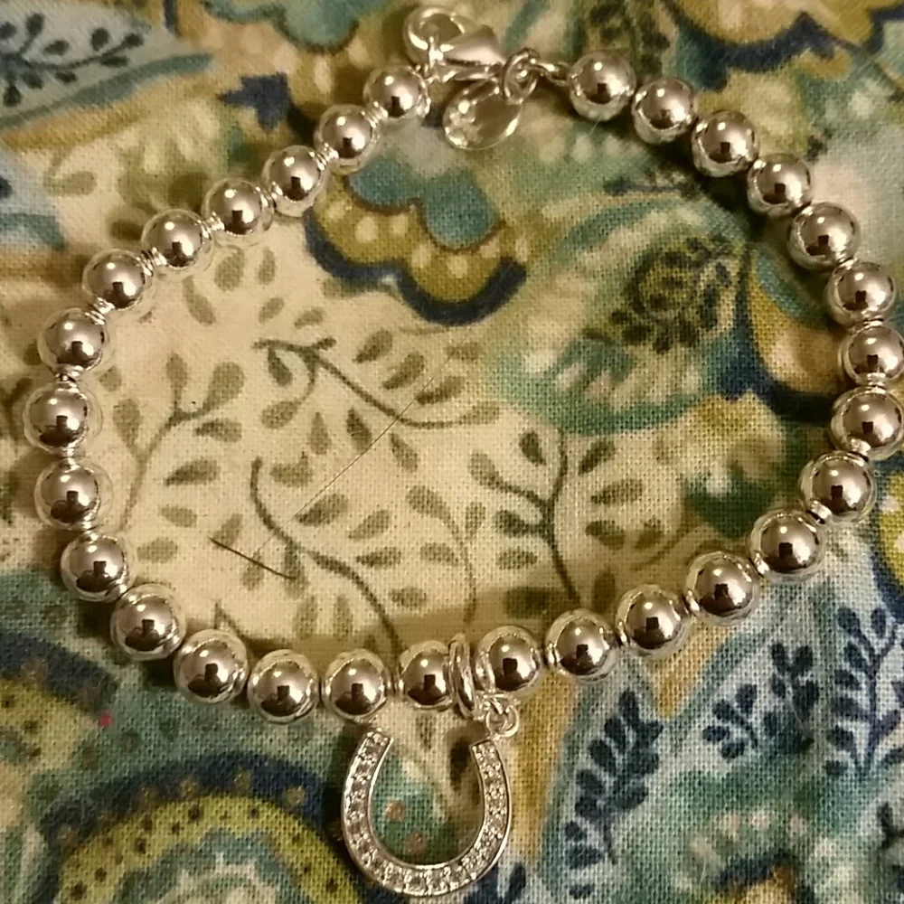 navika cute horseshoe